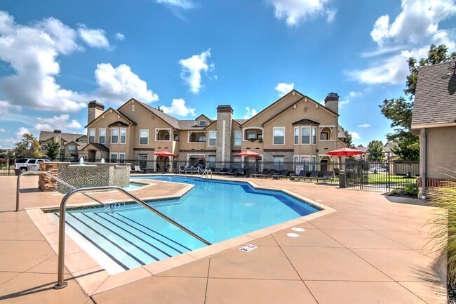 Building Photo - Mansions at Riverside