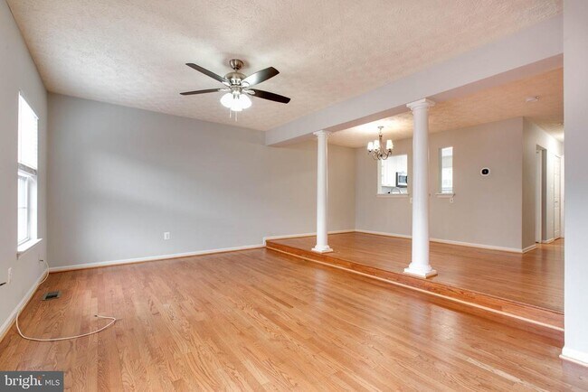 Building Photo - 3318 Hibiscus Ct