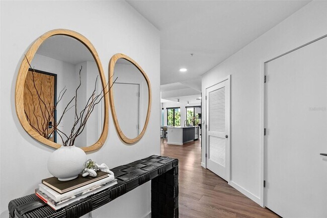 Building Photo - 1991 Main St