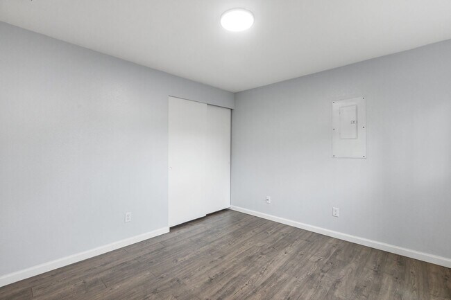 Building Photo - 5199
