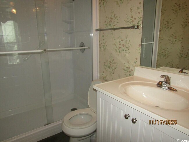 Building Photo - 928 Villa Dr