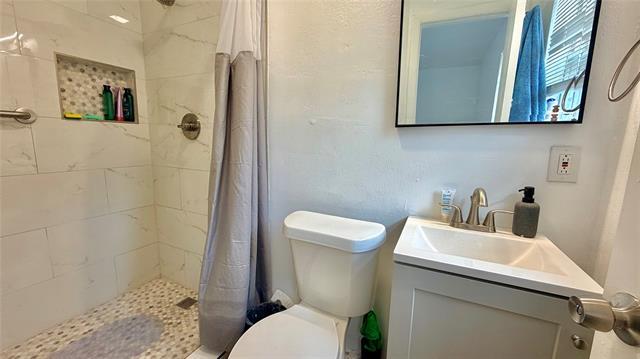 Building Photo - 1230 McDonald Dr