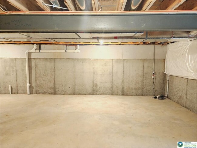 Building Photo - 422 Gray Feather Way