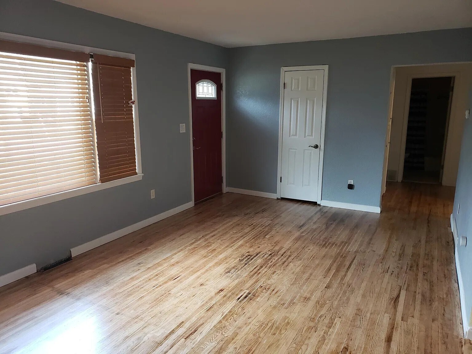 Living Room - 1324 W 4th St