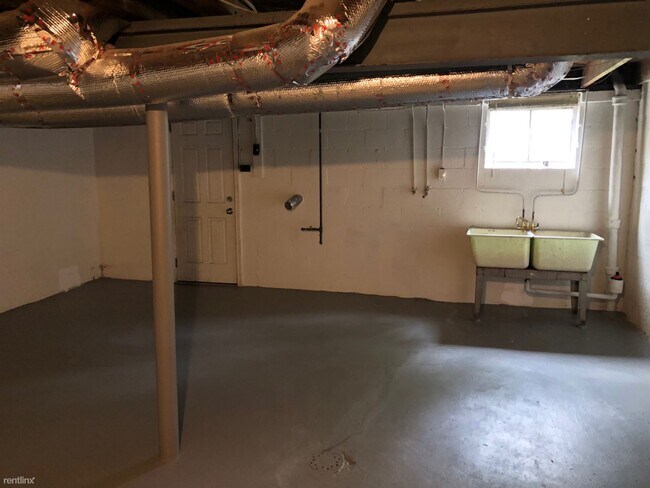 Building Photo - 2 br, 1 bath Townhome - 410 Hulton Rd