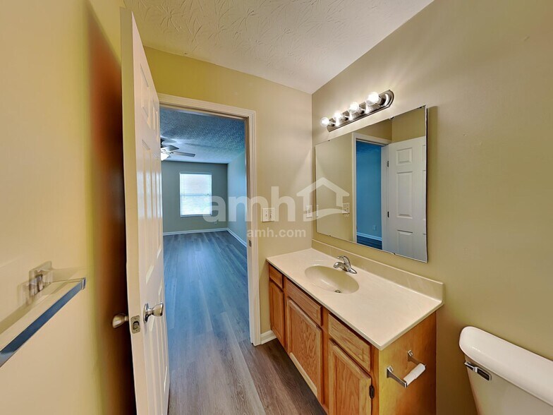 Building Photo - 3177 Bridle Run Dr