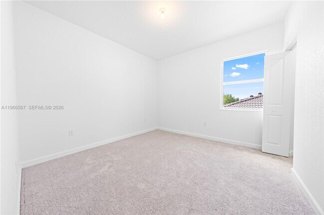 Building Photo - 2442 SE 30th Dr
