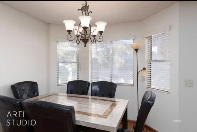 Building Photo - 459 Mesa Blvd