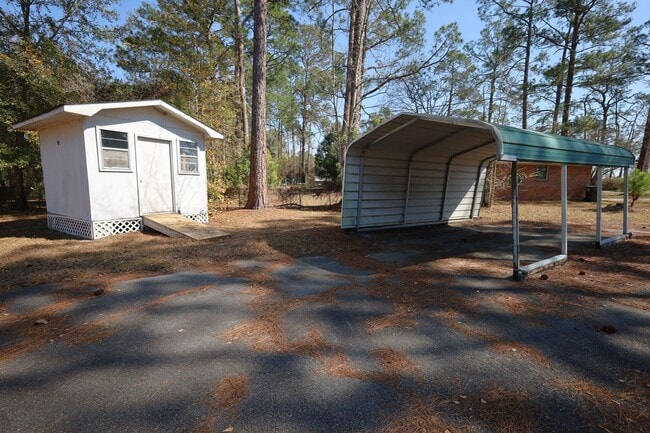 Building Photo - 601 E Stanfill St