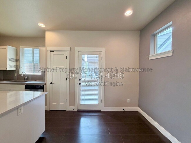 Building Photo - 14353 SW Burlwood Ln