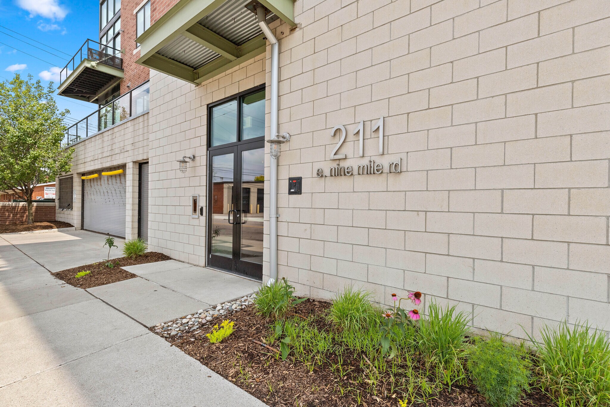 Building Photo - 211 E 9 Mile Rd