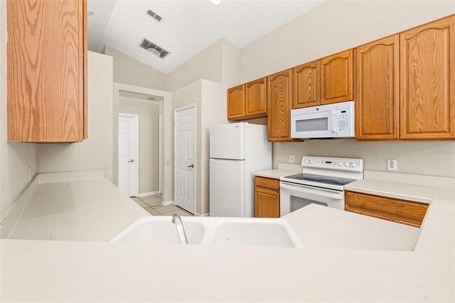 Building Photo - 3145 Stonehurst Cir