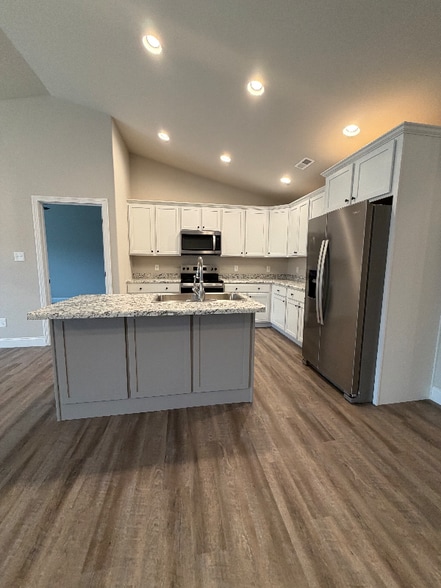 Building Photo - 2615 Parkers Mdw Ln