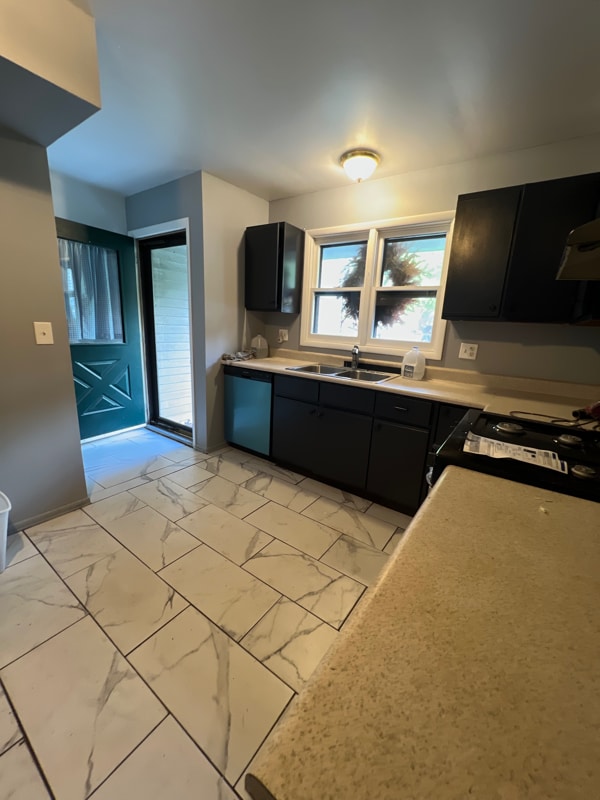 Primary Photo - 19 Snowberry Rd