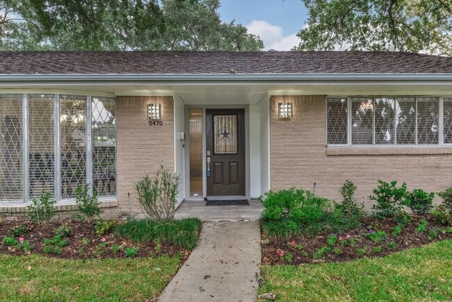 Building Photo - 5470 Darnell St