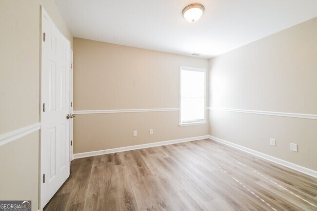 Building Photo - 343 Laurel Glen Crossing