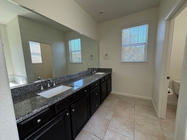 Building Photo - Spacious 4 Bedroom, 3 Bath Home with Bonus Room, 2 Car Garage in Westpark Village!