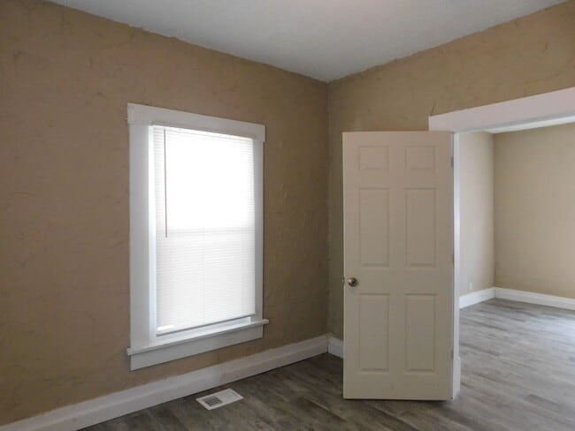 Building Photo - Charming 2 Bedroom/1 Bath Home in El Dorado!