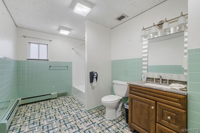 Building Photo - 57 St Johns Parkside