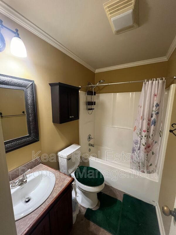 Building Photo - 1510 S Patout St