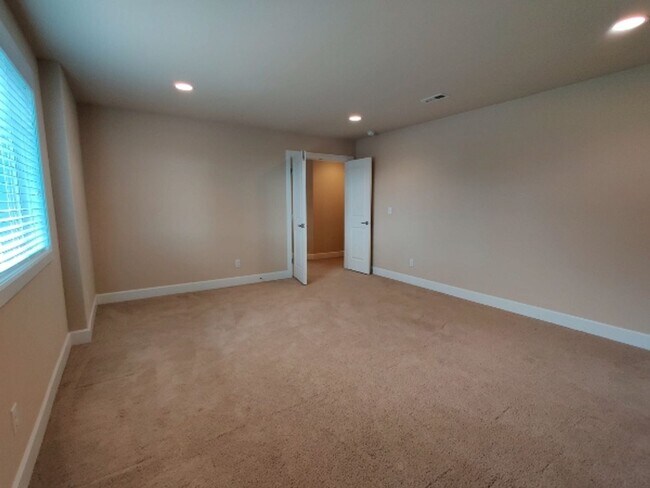 Building Photo - 1580 Ridgeview Loop SW