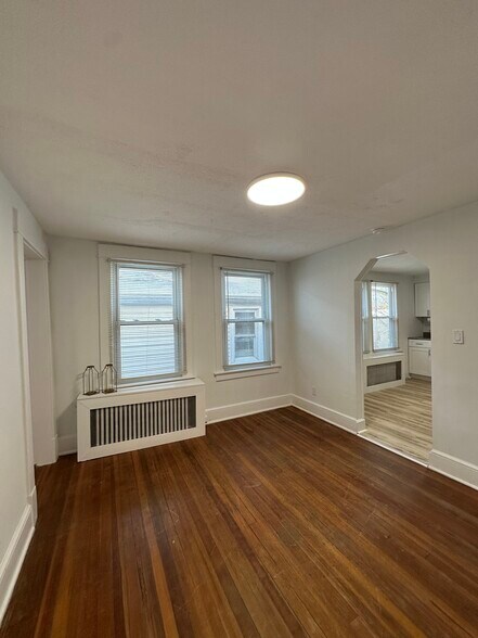 Building Photo - 48 Liberty St