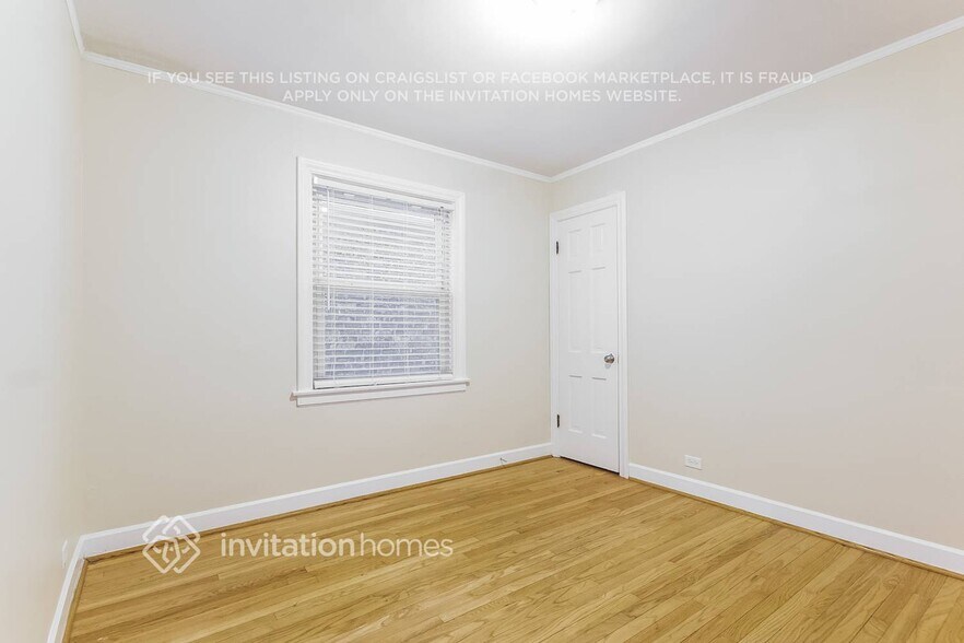 Building Photo - 5434 S Newcastle Ave