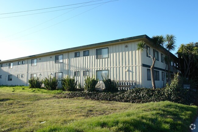 Building Photo - 16 Natividad Rd