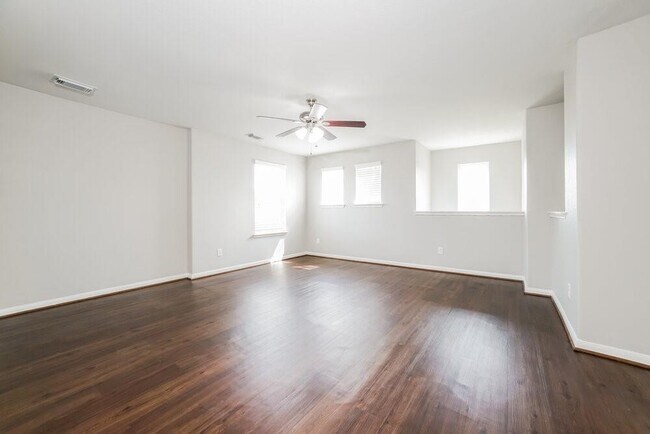 Building Photo - 21839 Octavia Way