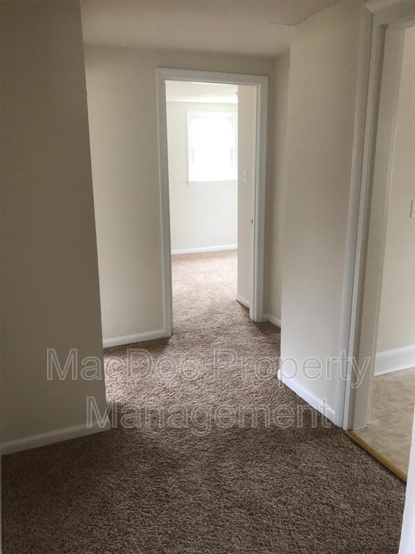 Building Photo - 217 Hillcrest Dr