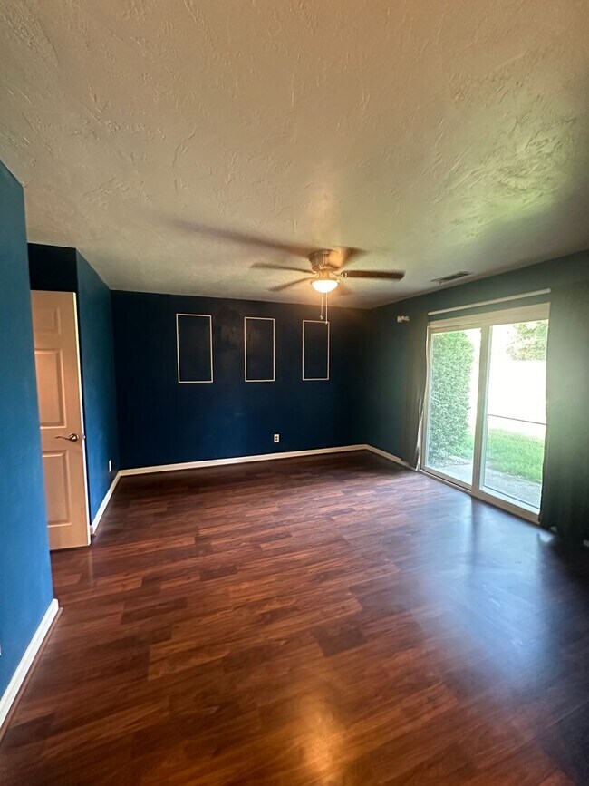Building Photo - 3116 W La Vida Ave