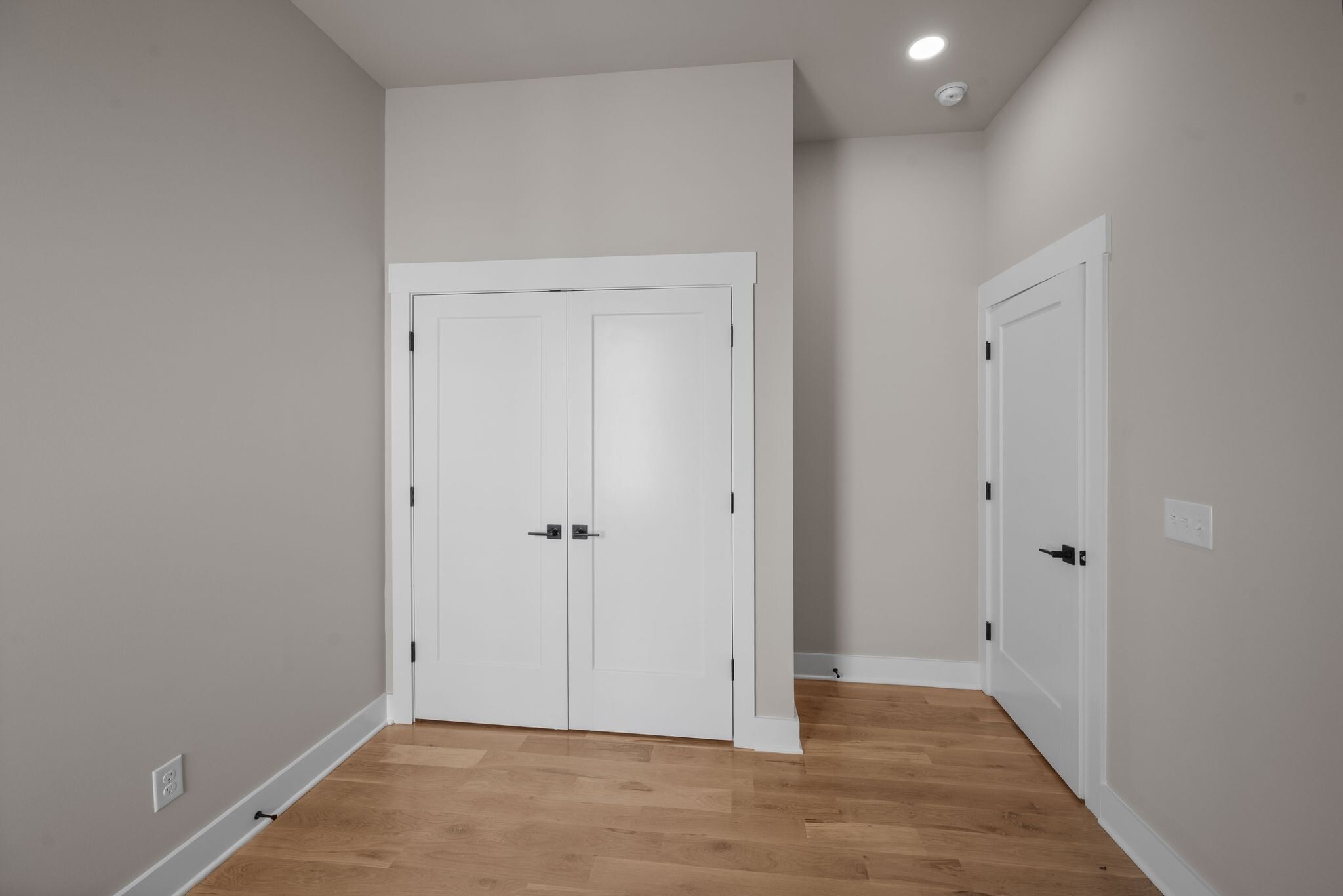 Building Photo - 2523 W Heiman St