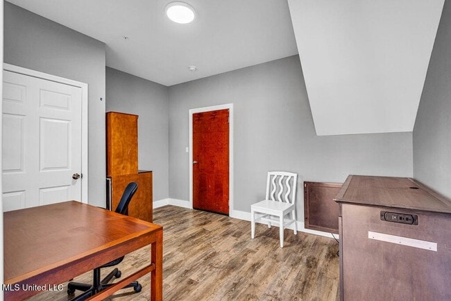 Building Photo - 112 E Orchard Loop