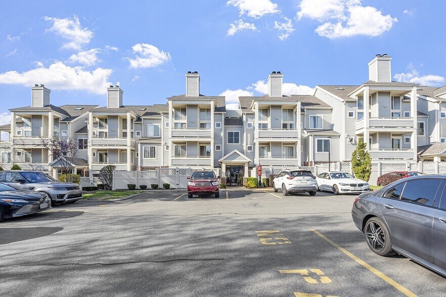 Building Photo - 200 Falls Blvd