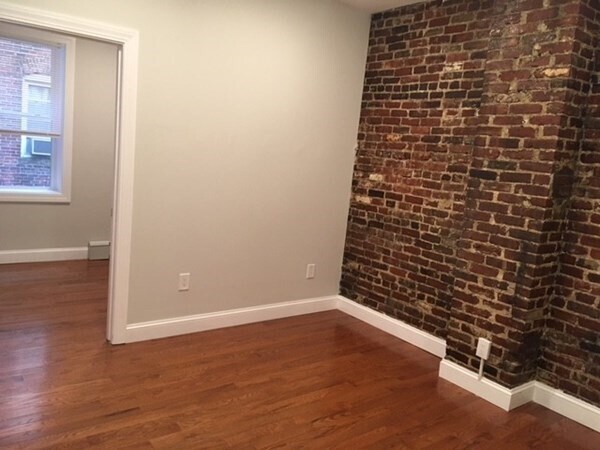 Building Photo - 114 Orleans St