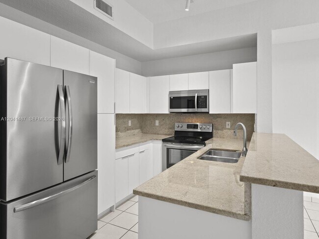 Building Photo - 10966 NW 43rd Terrace