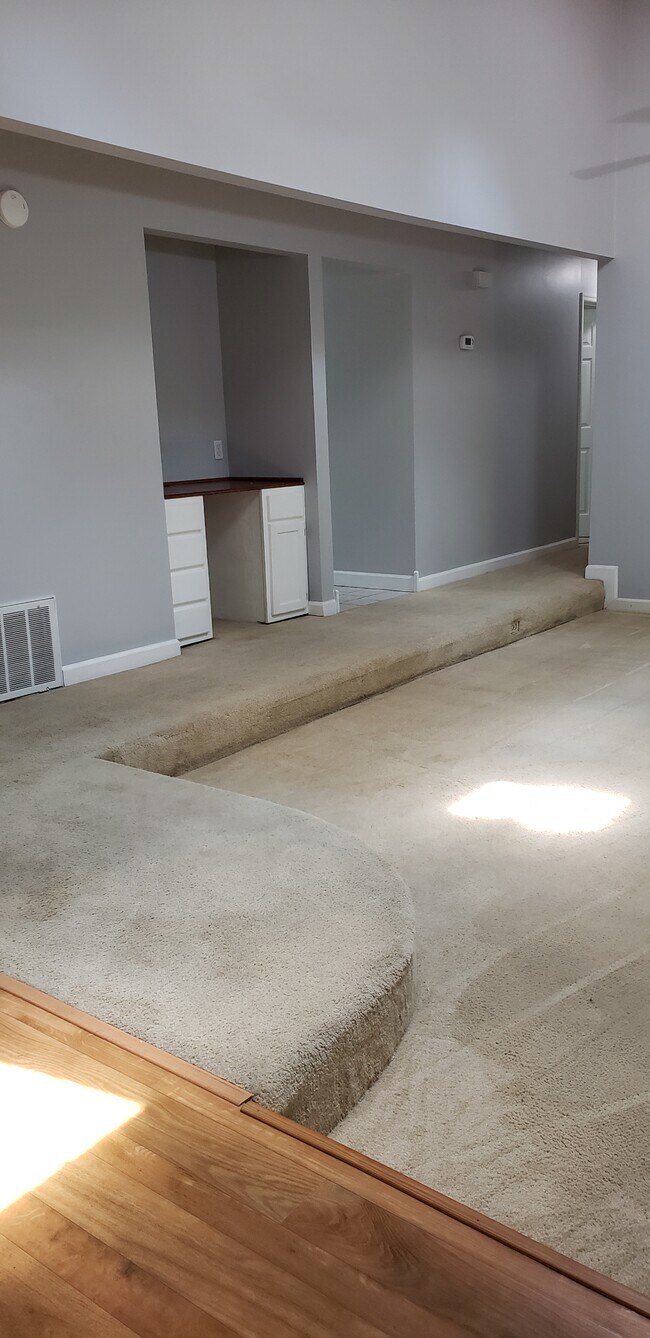 Building Photo - 8734 Lantern Lite Pkwy