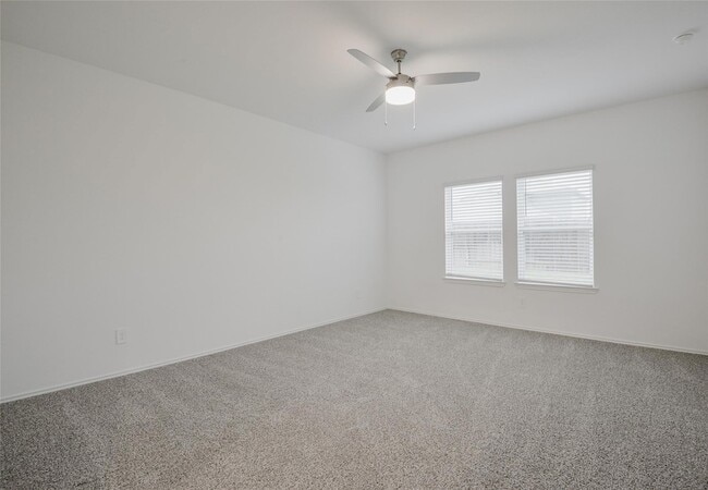 Building Photo - 1055 Llano Trl