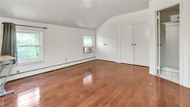 Building Photo - 117 Glenwood Rd