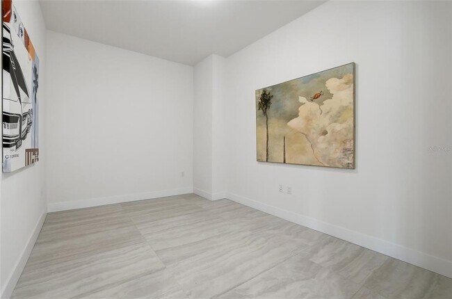 Building Photo - 301 1st St S