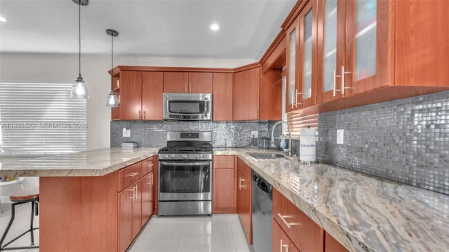 Building Photo - Southwest 27th Street, Miami, FL 33155 - 3 BR 1 BA single-family home