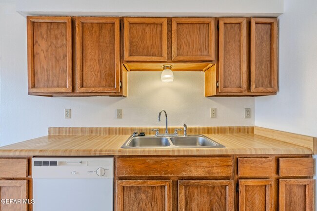 Building Photo - 10724 Onyxstone St