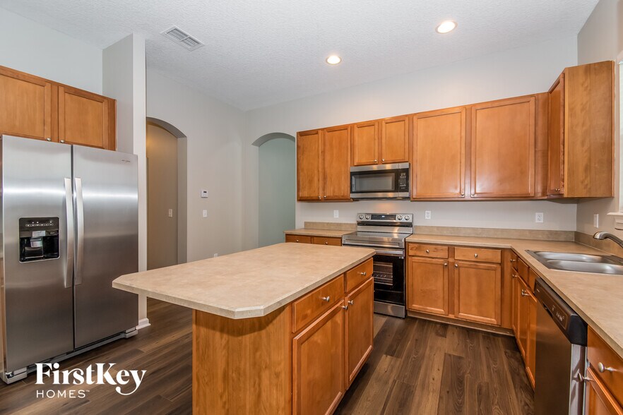 Building Photo - 4023 Leatherwood Dr