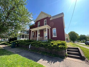 Building Photo - 1031-1033 S 11th St