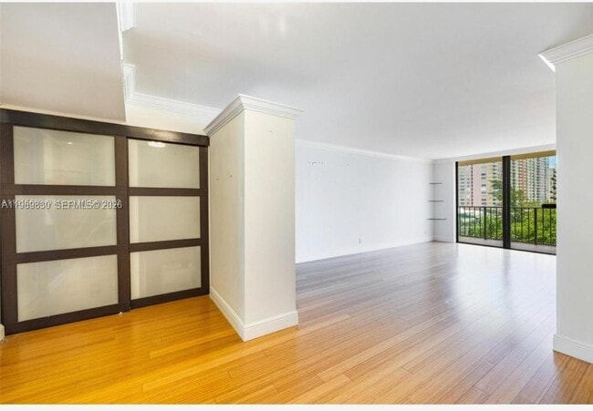 Building Photo - 290 174th St St