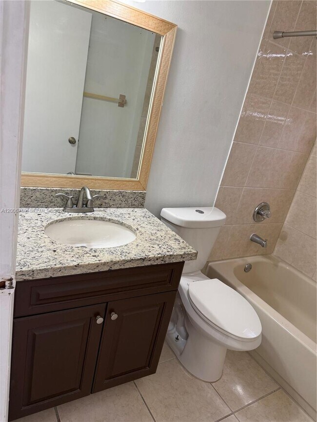 Building Photo - 9940 SW 146th Ct