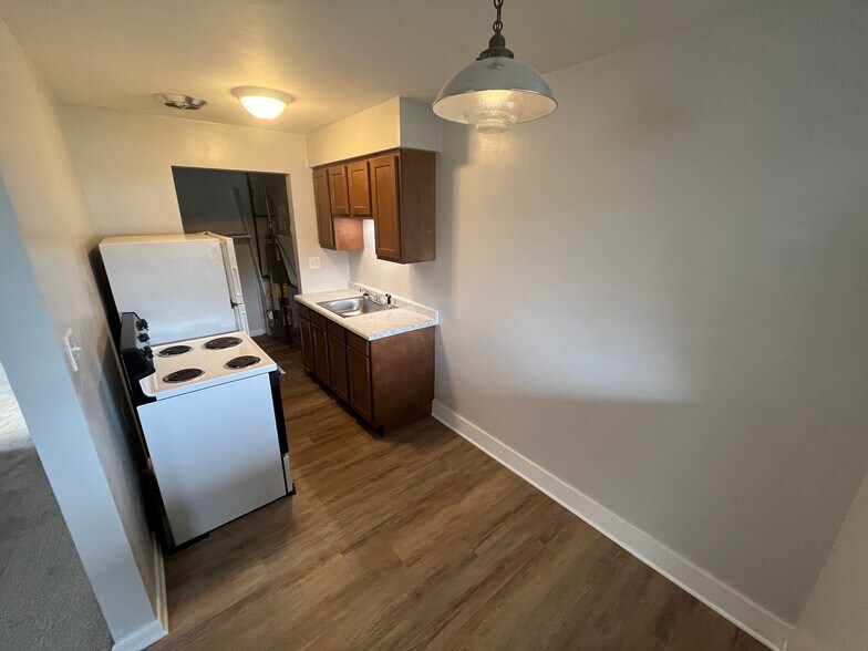 Building Photo - 2251 Candlewood Dr