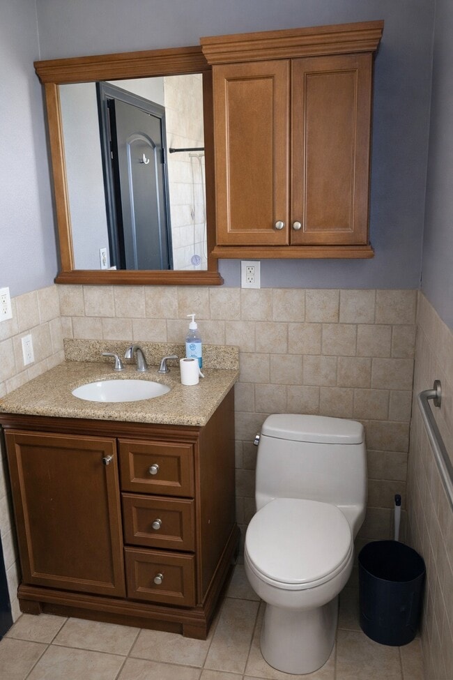 Building Photo - 5315 Bayway Dr