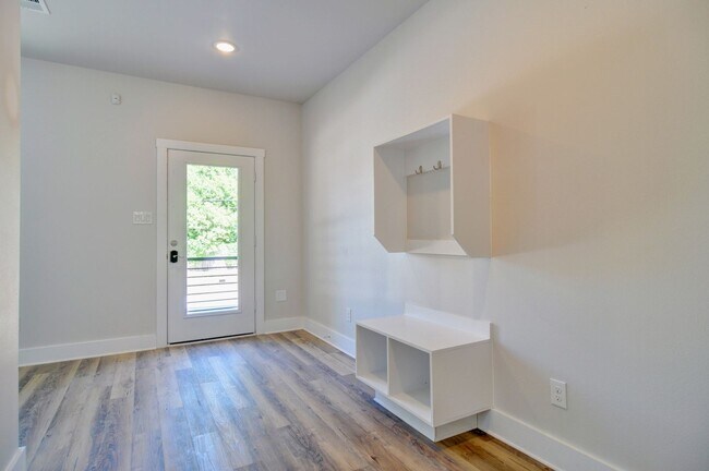 Building Photo - 2628 Forest Park Blvd