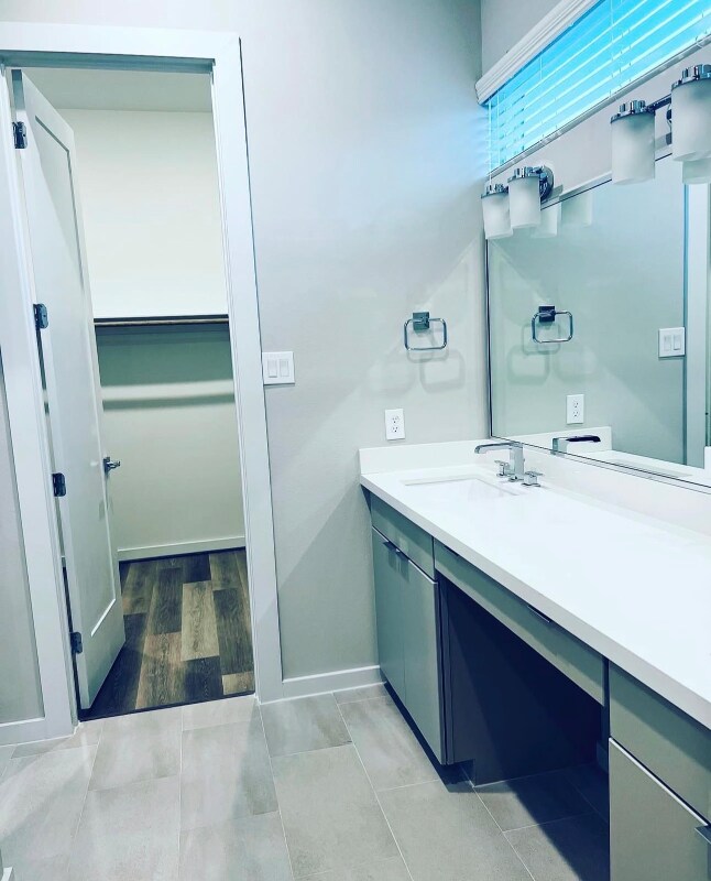 Building Photo - 5823 Fairdale Ln